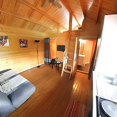 Bungalow Charmant A Saint-Joseph, Vue Sur La Piscine Esterno foto