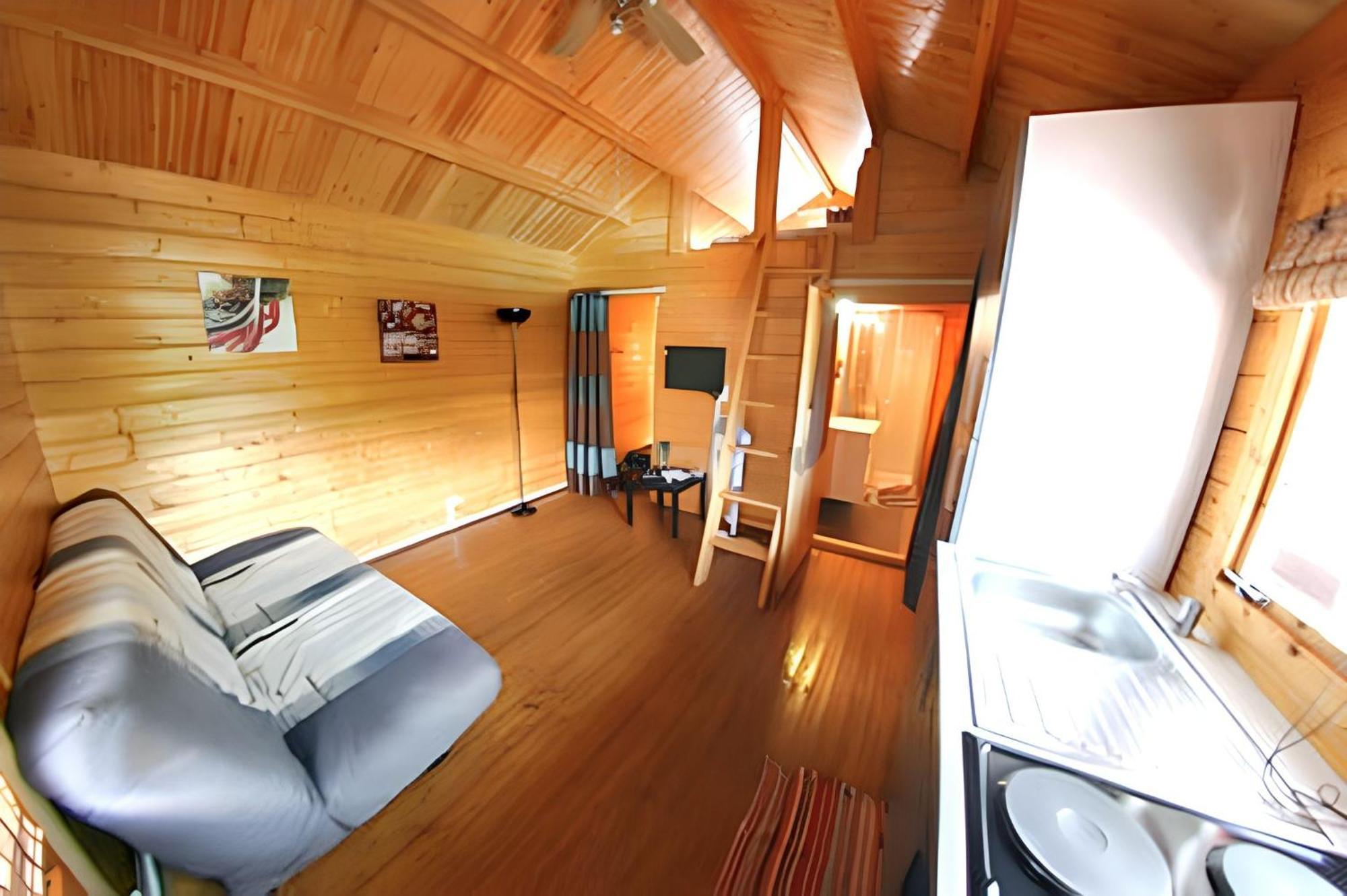 Bungalow Charmant A Saint-Joseph, Vue Sur La Piscine Esterno foto